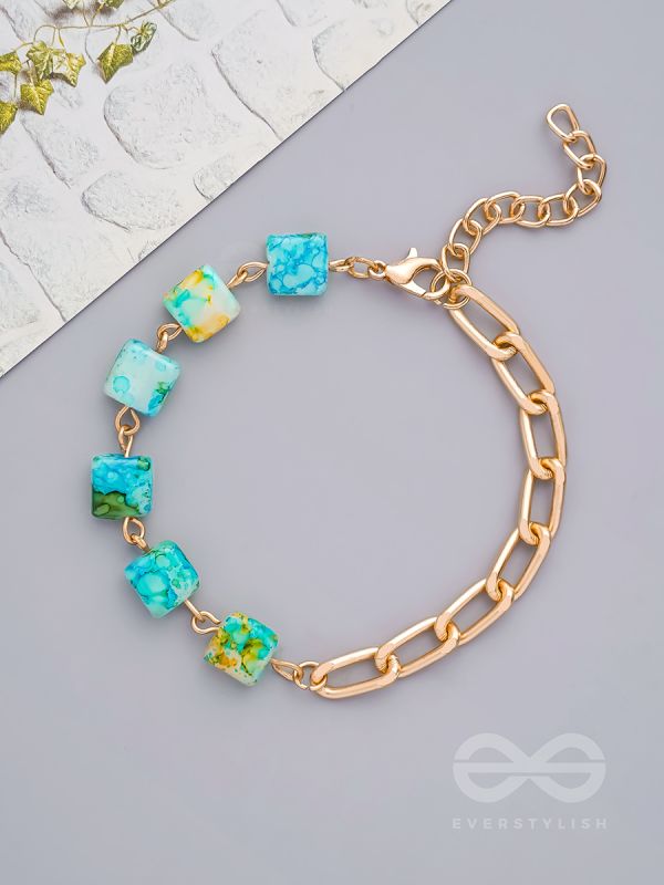 The Ice Maiden- Golden Glass Beads Bracelet