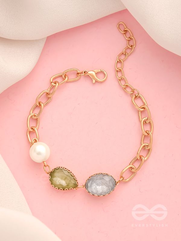 Ocean in Nutshell- Golden Embellished Bracelet