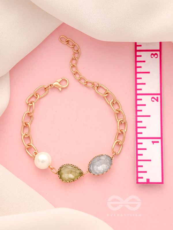 Ocean in Nutshell- Golden Embellished Bracelet