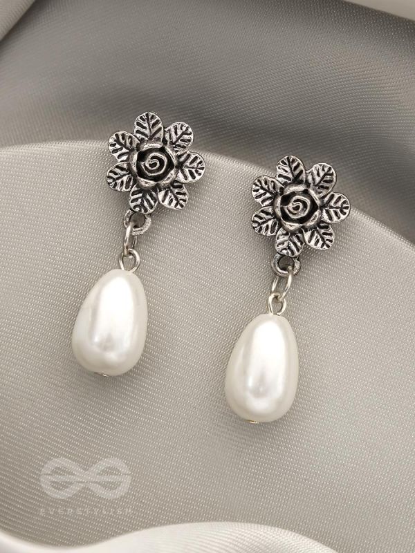 The Frosty Dewdrop- Oxidised Pearl Earrings