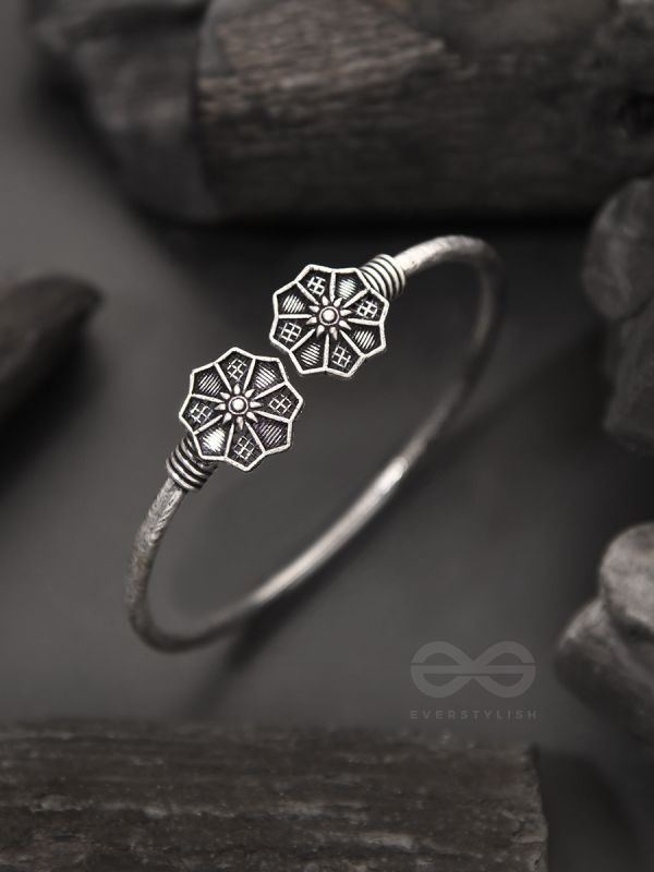 Misty Snowflakes- Oxidised Bangle Bracelet