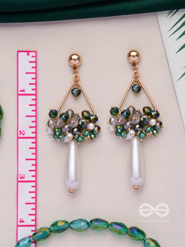 THE WILD HANGINGS - TRIANGLE DROP EARRINGS (GREEN)
