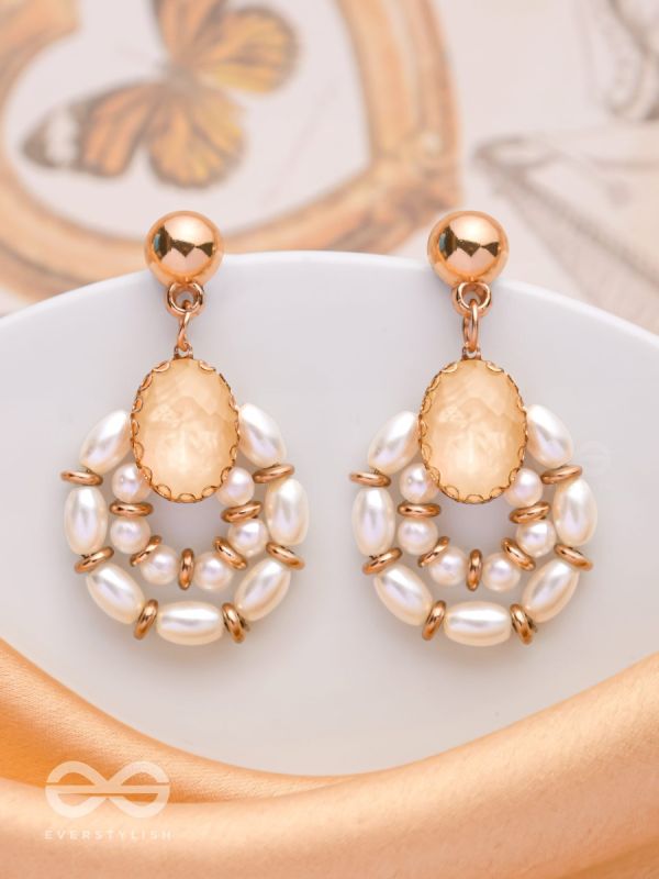 THE IVORY ELEGANCE - ELEGANT DROP EARRINGS (GOLDEN)