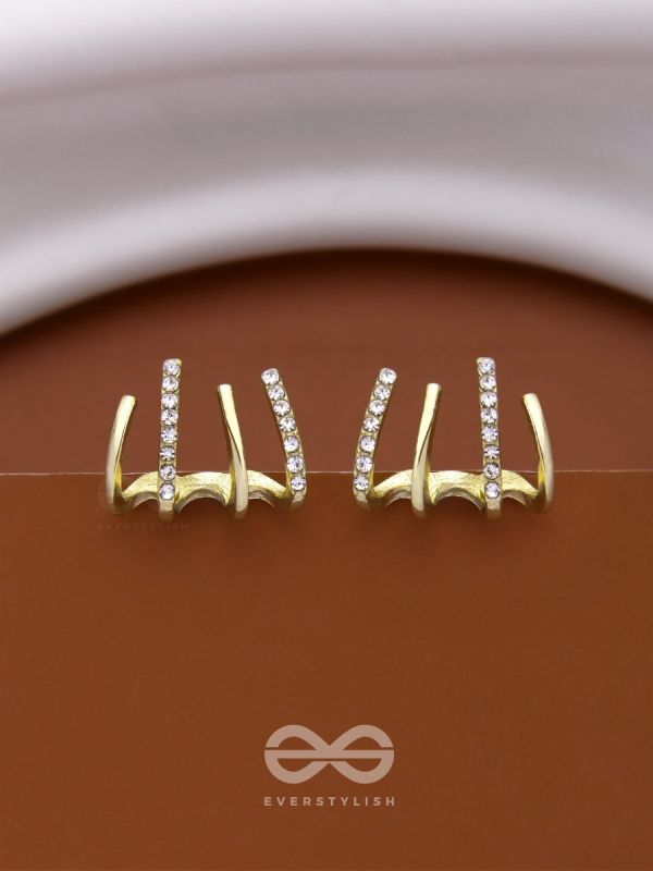 CLAWS OF DESTINY - GOLDEN STUD EARRINGS