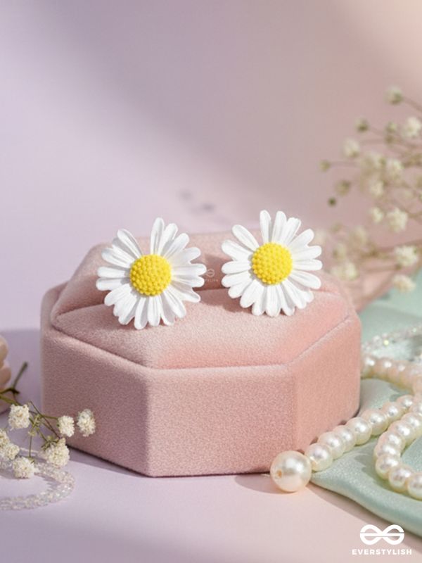 FORGET-ME-NOT - CASUAL STUD EARRINGS (WHITE)