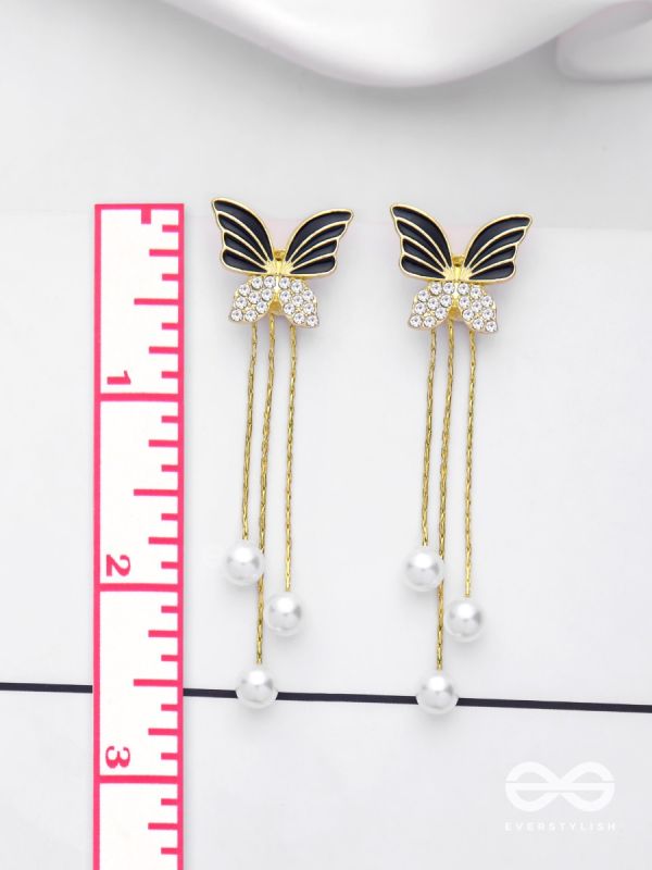 WINGED WONDERLAND - GOLDEN PEARL EAR JACKETS (BLACK)