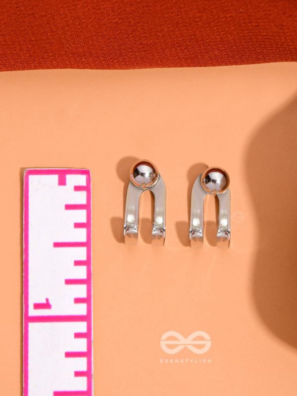 GLEAMING CRESCENT - SILVER STUD EARRINGS