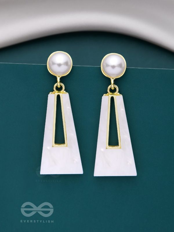 A SASS A DAY - WHITE & GOLDEN DROP EARRINGS 