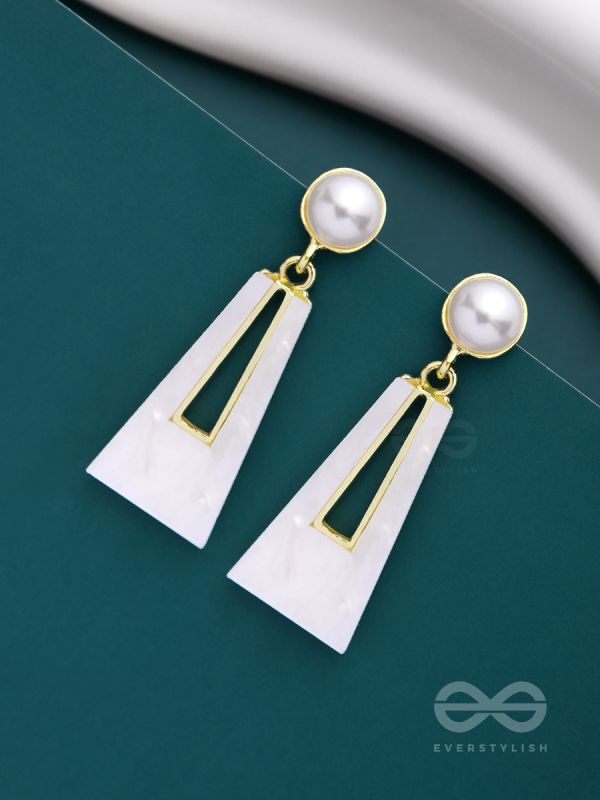 A SASS A DAY - WHITE & GOLDEN DROP EARRINGS 