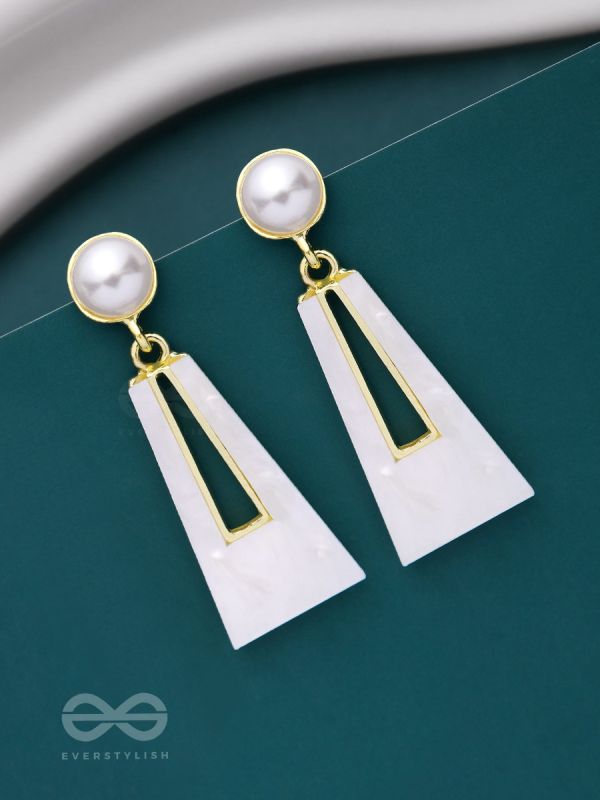 A SASS A DAY - WHITE & GOLDEN DROP EARRINGS 
