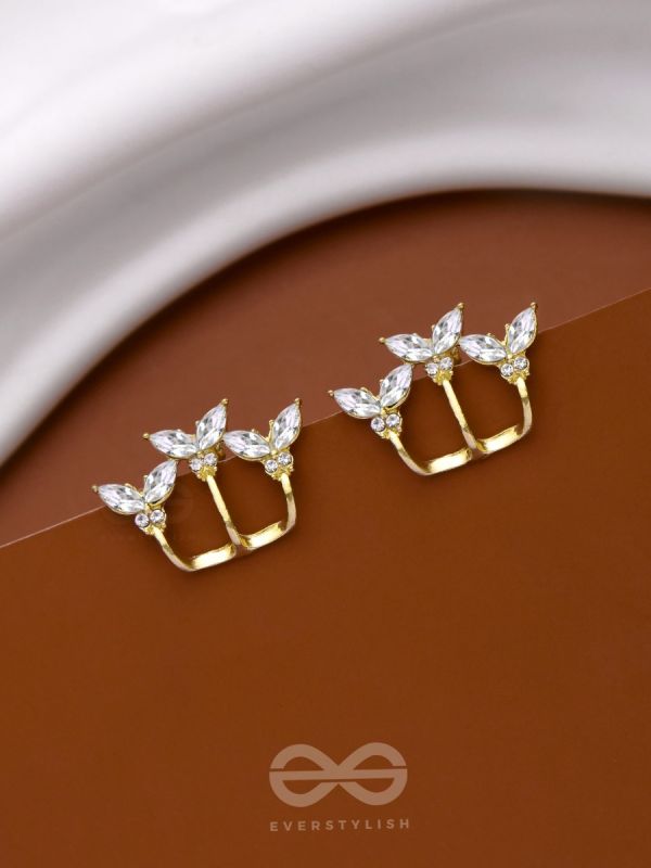 THE FLUTTERBY EFFECT - GOLDEN STUD EARRINGS