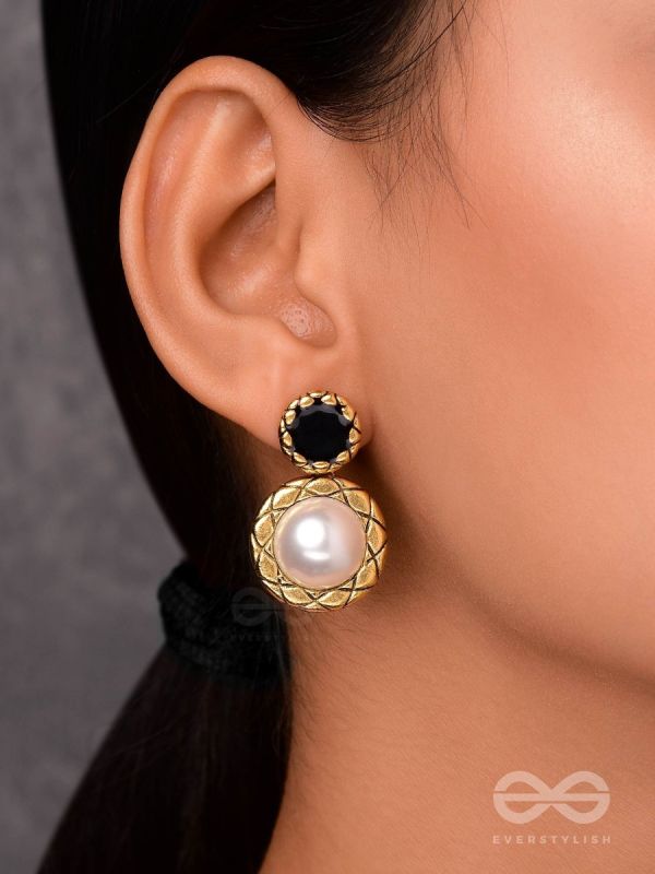 MIDNIGHT PEARL - STATEMENT DROP EARRINGS