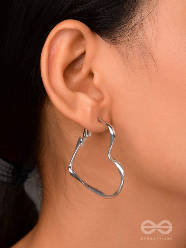 YOUR TWISTED LOVE - SILVER HOOP EARRINGS