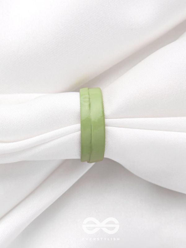 MY MINTY LUSH - ADJUSTABLE ACRYLIC RING