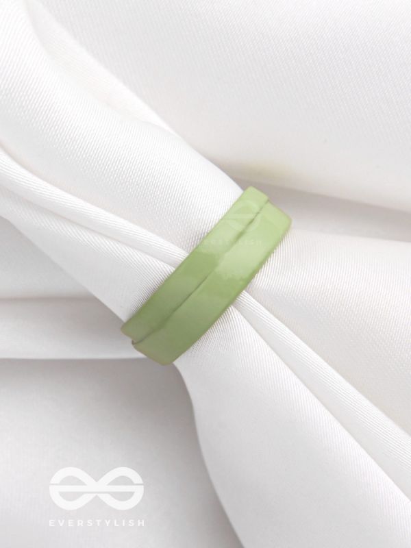 MY MINTY LUSH - ADJUSTABLE ACRYLIC RING