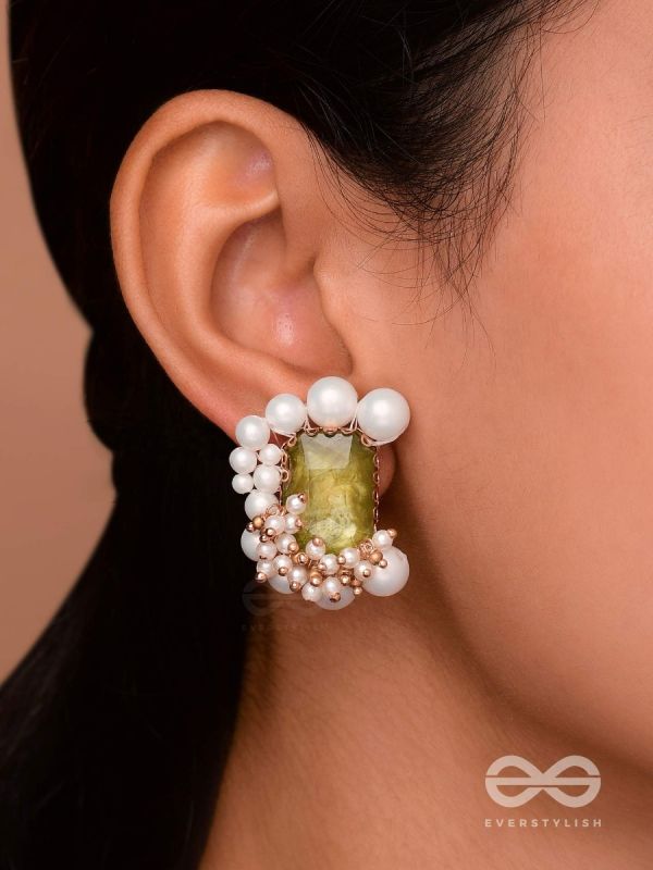 Varkshya - The Shining Forest - Green Pearl Stud Earrings