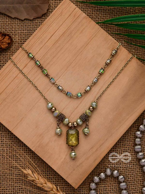 THE SMOKEY FOREST - STATEMENT MULTILAYERED NECKPIECE