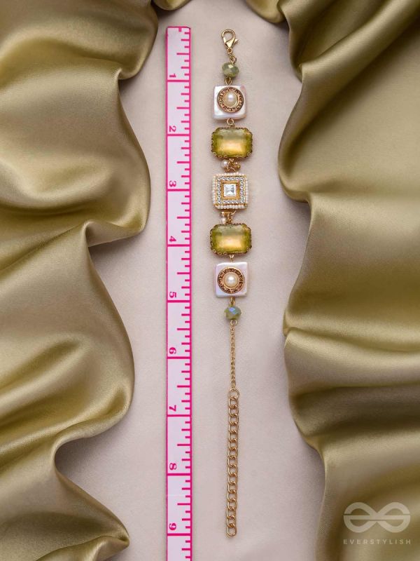 MEADOW'S MAGIC - GOLDEN EMBELLISHED BRACELET