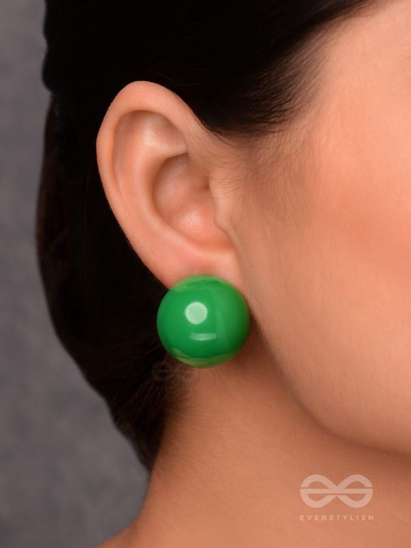 HOPPIN' HAPPINESS - GREEN STATEMENT STUD EARRINGS