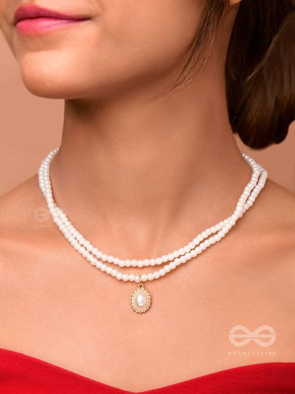 MERMAID'S TREASURES - MULTILAYERED PEARL NECKPIECE