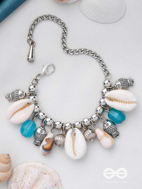 SEA'S TEMPTATIONS - OXIDISED EMBELLISHED BRACELET