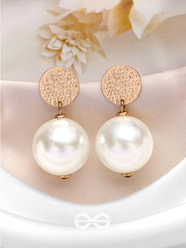 THE CLASSIC LUSTRE - PEARL DROP EARRINGS