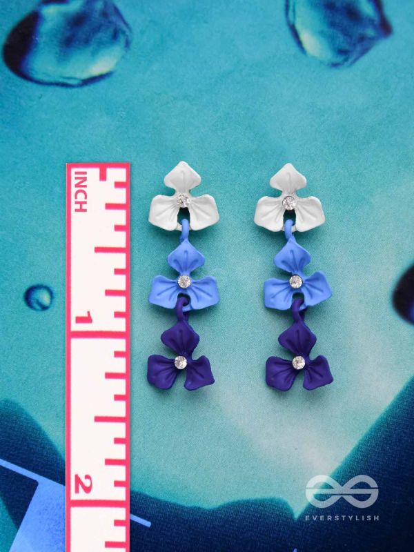 THE BLUEBERRY BLOSSOMS - ELEGANT ACRYLIC EARRINGS