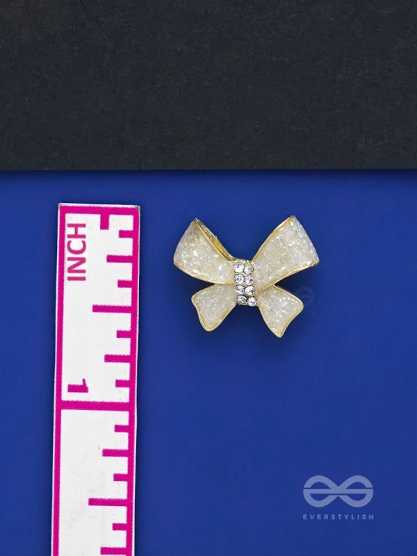 RETRO RIBBON RADIANCE - GOLDEN EMBELLISHED EARRINGS