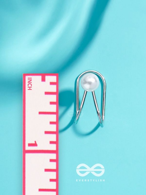 A PEARL PLEASE - SILVER EMBELLISHED EARCUFF