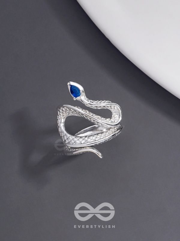 THE SAPPHIRE SERPENTINE - STATEMENT SILVER ADJUSTABLE RING 