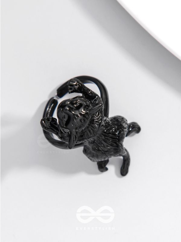 A MAJESTIC PROWL - STATEMENT BLACK RING (ADJUSTABLE)