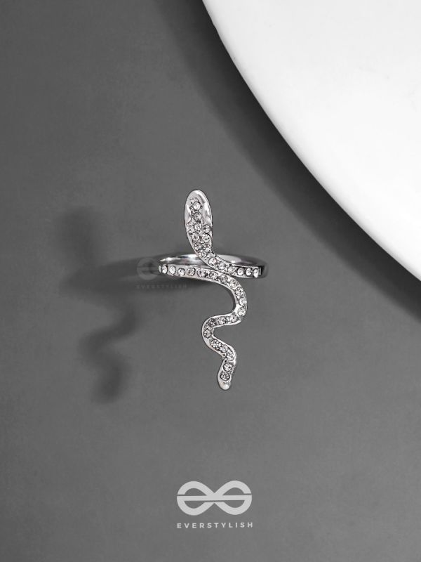 STUDDED SLYTHERIN - STATEMENT SILVER RING (ADJUSTABLE)