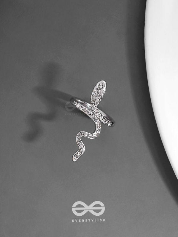 STUDDED SLYTHERIN - STATEMENT SILVER RING (ADJUSTABLE)