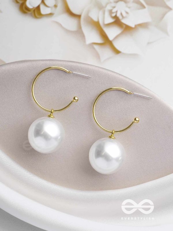 JINGLE BELL RADIANCE - GOLDEN AND WHITE EMBELLISHED PEARL EARRINGS