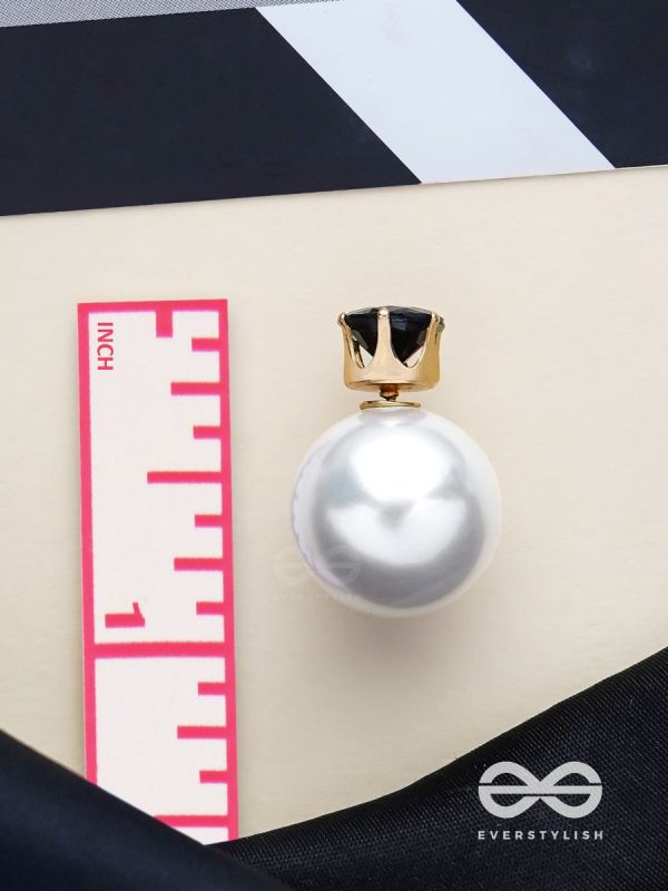 A MYSTIC PEARL - GOLDEN EMBELLISHED EARRINGS (BLACK)