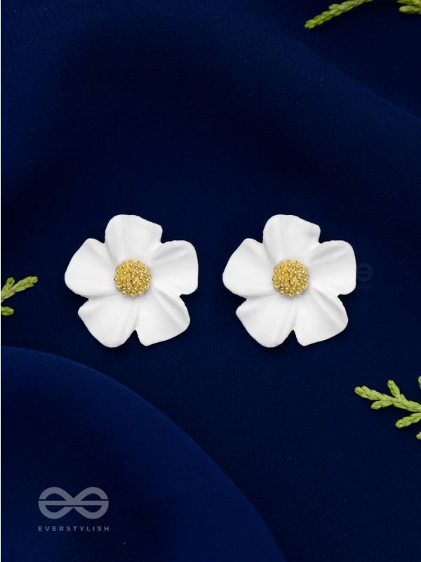 THE BLOSSOM BALLAD - GOLDEN AND WHITE ACRYLIC STUD EARRINGS