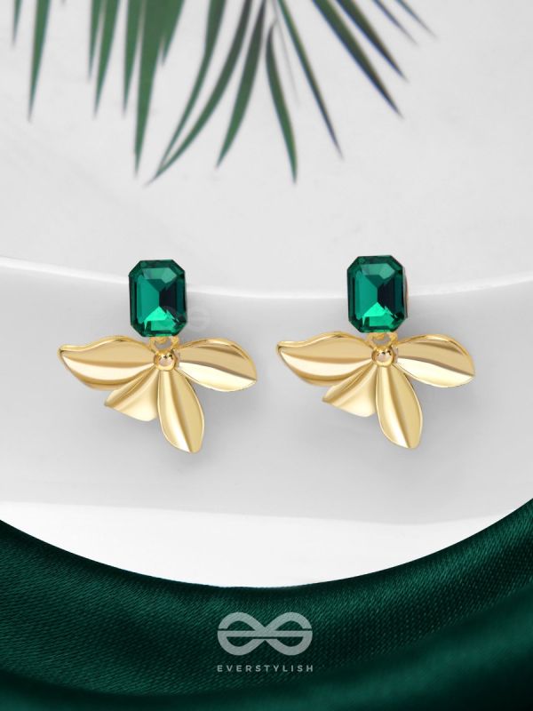 EMERALD DREAMS - GOLDEN EMBELLISHED EARRINGS