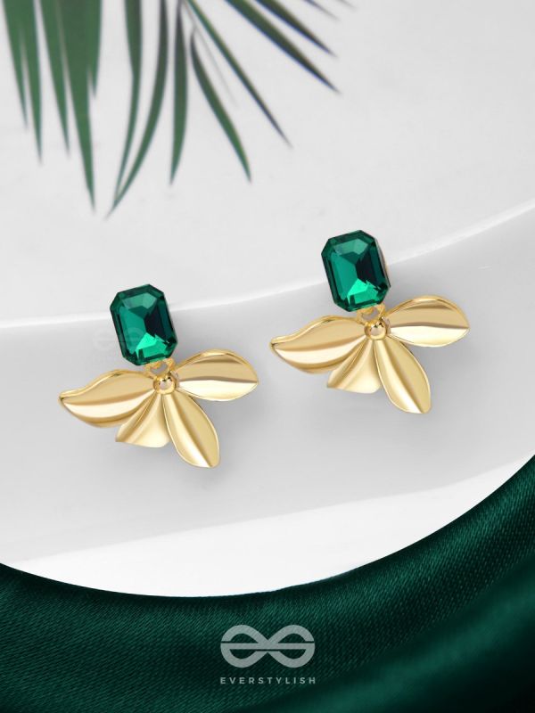 EMERALD DREAMS - GOLDEN EMBELLISHED EARRINGS