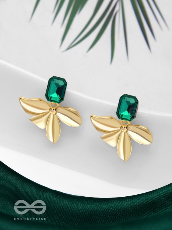 EMERALD DREAMS - GOLDEN EMBELLISHED EARRINGS