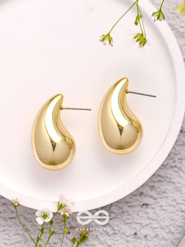 The Glistening Drops - Classy Golden Stud Earrings