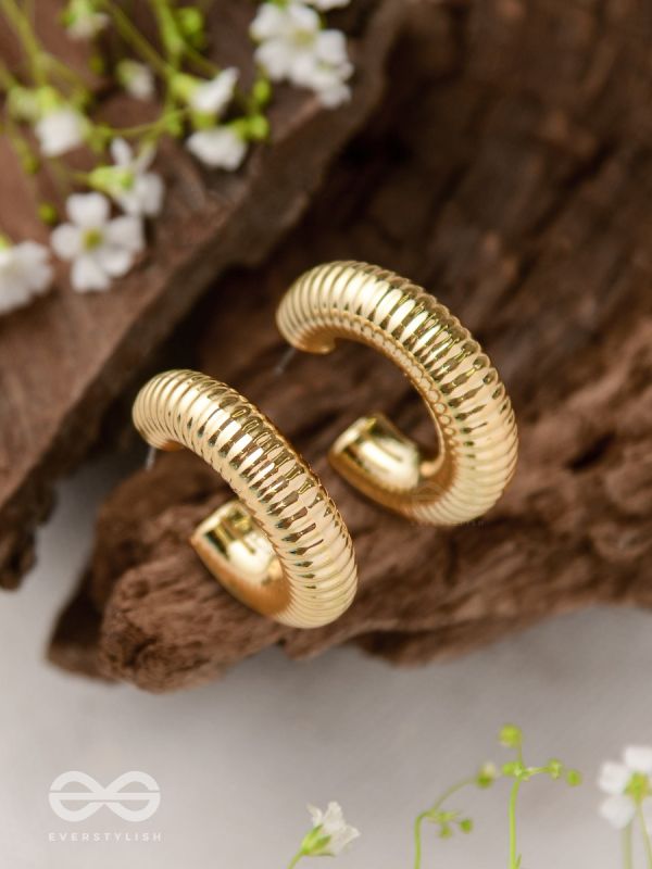 Sunlit Harmony - Statement Golden Earrings