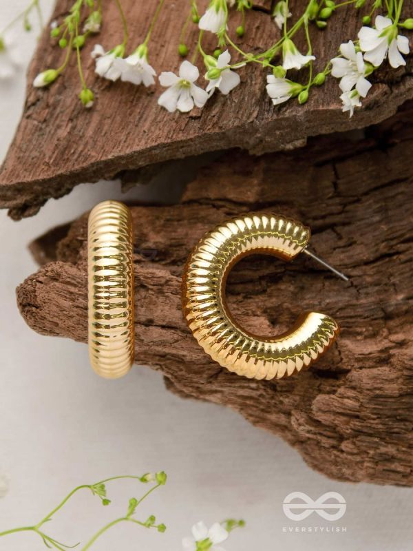 Sunlit Harmony - Statement Golden Earrings