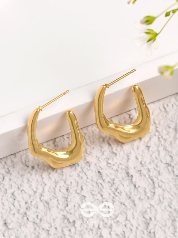 Mirage Embrace - Golden Stainless Steel Earrings With Anti-Tarnish Coating