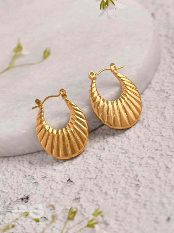 Dazzling Flickers - Golden Stainless Steel Earrings With Anti-Tarnish Coating