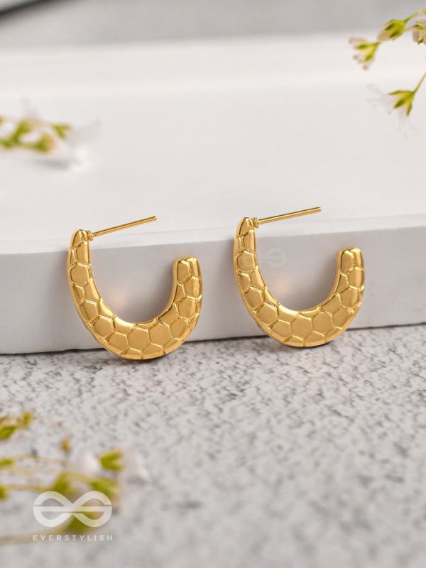 Radiant Crescents - Golden Stainless Steel Earrings With Anti-Tarnish Coating