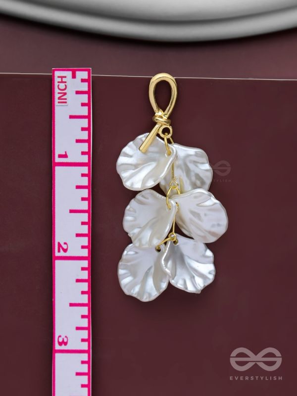 The Seashell Charms- Golden Shell Earrings 