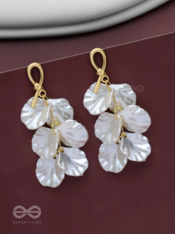 The Seashell Charms- Golden Shell Earrings 