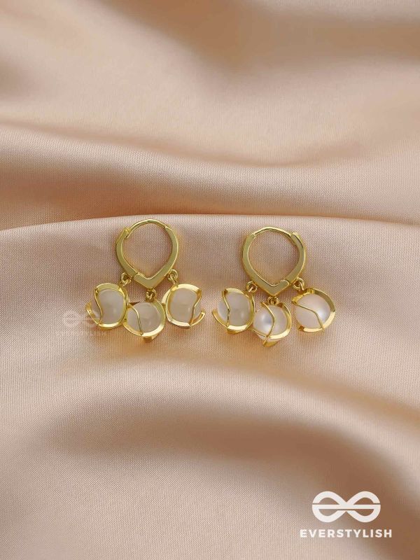 The Dewy Dreamer - Golden Drop Earrings 