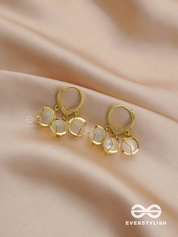 The Dewy Dreamer - Golden Drop Earrings 