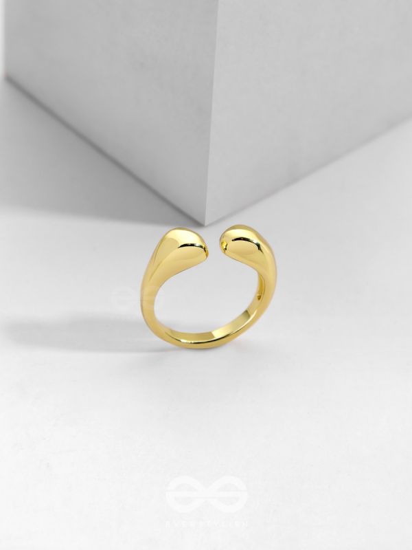 Gilded Glory - Classic Golden Ring (Adjustable)